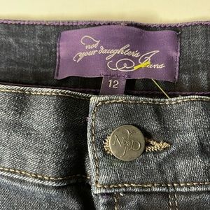EUC Not your Daughter's Jeans Lift Tuck Technology size 12